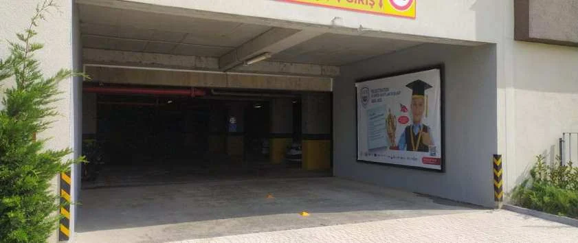 3.İSTANBUL HASBAHÇE EVLERİ · B007 — Billboard