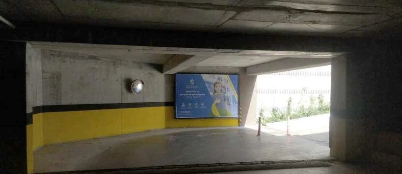 3.İSTANBUL HASBAHÇE EVLERİ · B008 — Billboard