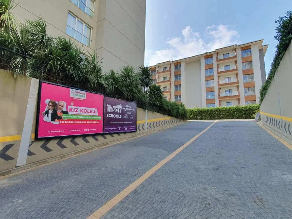 AVRUPA KONUTLARI 3 · B025 — Billboard